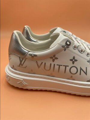 LOUIS VUITTON TIME OUT SNEAKER – LSVT270