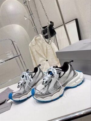 BALENCIAGA SNEAKERS - BB120