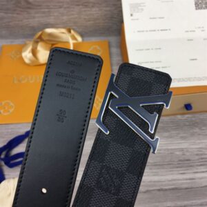 LOUIS VUITTON BELT - B035