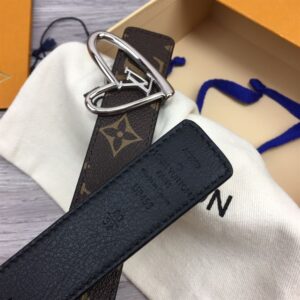 LOUIS VUITTON BELT - B036