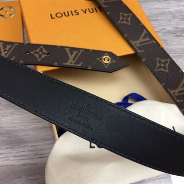 LOUIS VUITTON BELT - B037