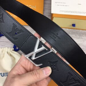 LOUIS VUITTON BELT - B041