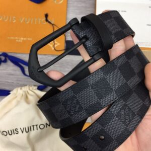 LOUIS VUITTON BELT - B043