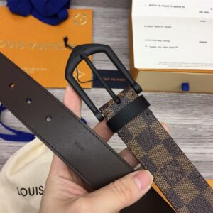 LOUIS VUITTON BELT - B074