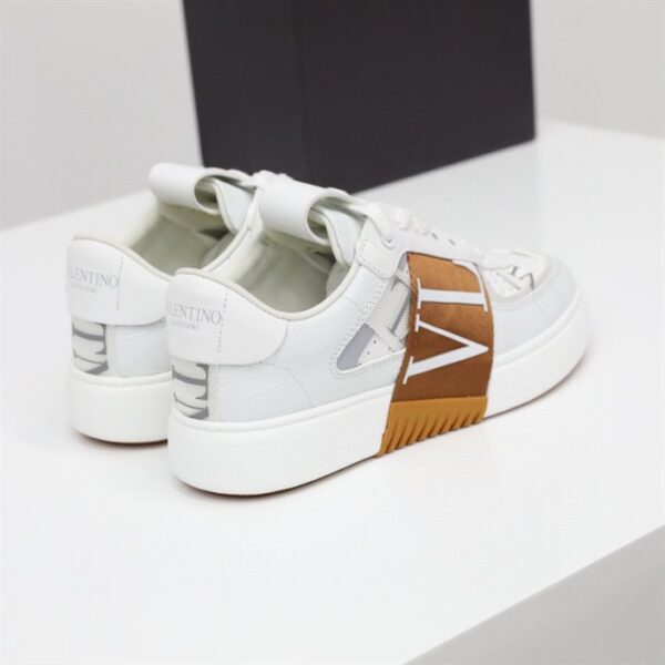 LOW-TOP CALFSKIN VL7N SNEAKER WITH BANDS - VLS025