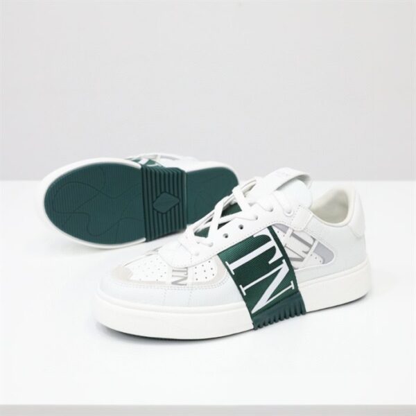 LOW-TOP CALFSKIN VL7N SNEAKER WITH BANDS - VLS032