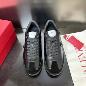 STUD AROUND LOW-TOP CALFSKIN AND NAPPA LEATHER SNEAKER - VLS001