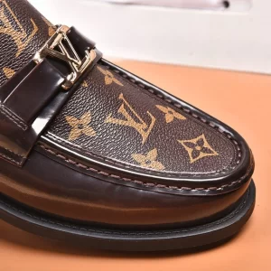 Louis Vuitton Loafers - LLV10