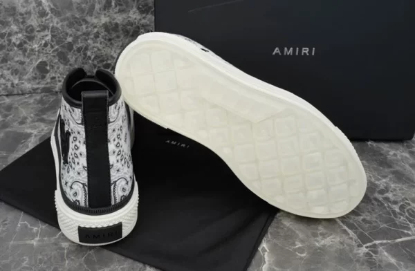 AMIRI BANDANA-PRINT HIGH-TOP SNEAKERS - AM021