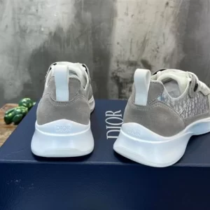 B25 RUNNER SNEAKER GRAY SUEDE AND WHITE TECHNICAL MESH WITH BLUE AND WHITE DIOR OBLIQUE CANVAS - CD122