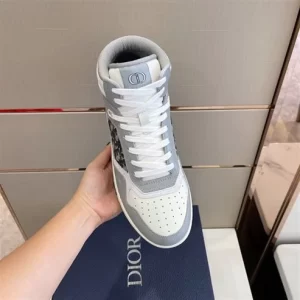 B27 HIGH-TOP SNEAKER GRAY AND WHITE SMOOTH CALFSKIN WITH BEIGE AND BLACK DIOR OBLIQUE JACQUARD - CD117