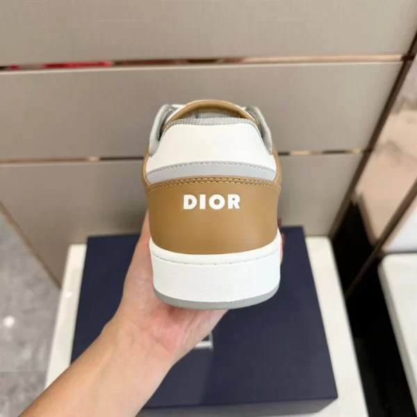 B27 LOW-TOP SNEAKER BEIGE AND CREAM SMOOTH CALFSKIN WITH CREAM DIOR OBLIQUE JACQUARD - CDO92