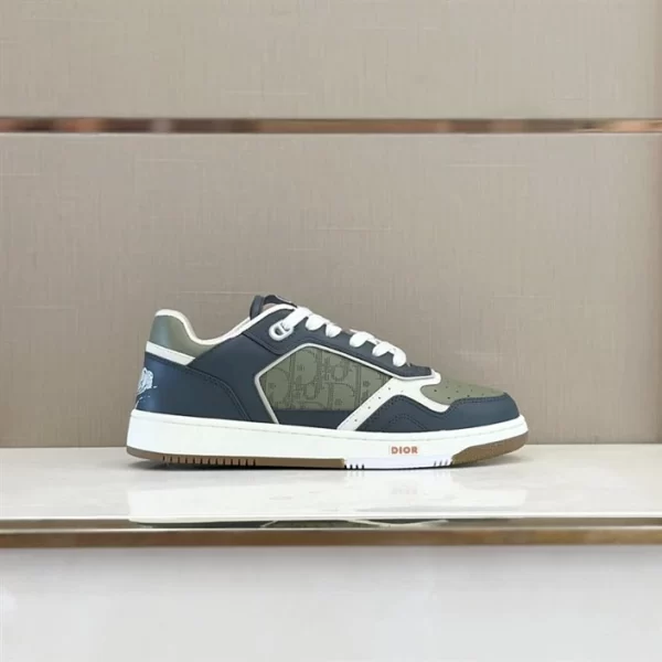 B27 LOW-TOP SNEAKER BROWN AND DEEP GRAY SMOOTH CALFSKIN WITH BROWN DIOR OBLIQUE GALAXY LEATHER - CDO87