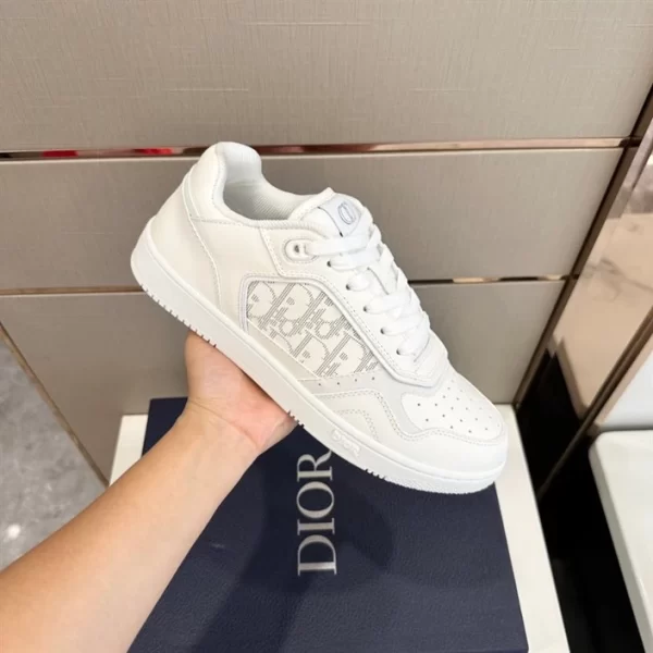 B27 LOW-TOP SNEAKER WHITE SMOOTH CALFSKIN AND DIOR OBLIQUE GALAXY LEATHER - CDO89