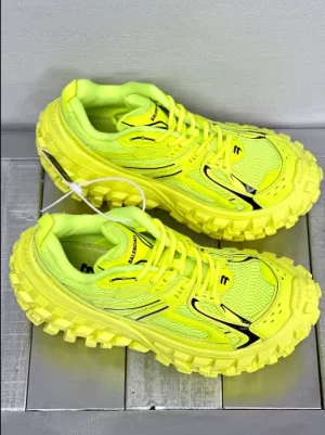 BALENCIAGA MEN'S BOUNCER SNEAKER IN FLUO YELLOW - BB146