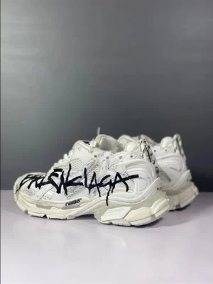 BALENCIAGA RUNNER GRAFFITI SNEAKER IN WHITE - BB142