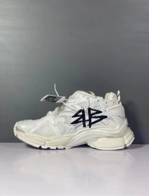 BALENCIAGA RUNNER GRAFFITI SNEAKER IN WHITE - BB142