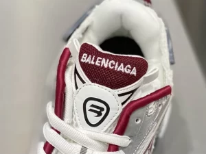 BALENCIAGA RUNNER SNEAKER IN BURGUNDY - BB132