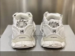 BALENCIAGA RUNNER SNEAKER IN WHITE - BB136