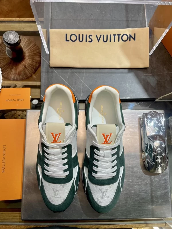 LV RUN AWAY SNEAKER – LSVT285