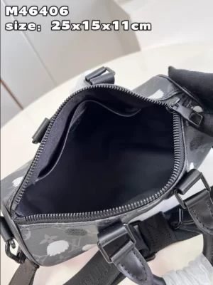 LV X YK BANDOULIÈRE KEEPALL 25 MONOGRAM ECLIPSE CANVAS - WLM560