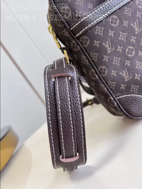 LOUIS VUITTON DANUBE CROSSBODY BAG - WLM601