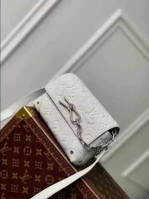 LOUIS VUITTON STEAMER WEARABLE WALLET - WLM584