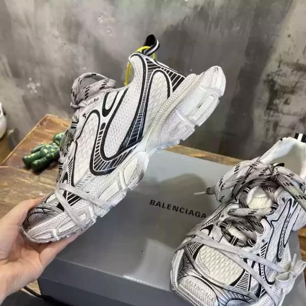 BALENCIAGA 3XL SNEAKER - BB190