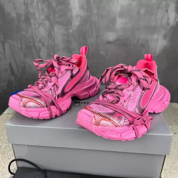 BALENCIAGA WOMEN'S 3XL SNEAKER - BB154