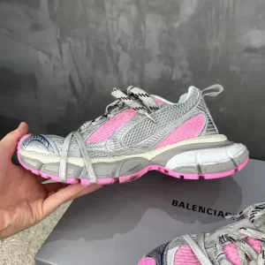 BALENCIAGA WOMEN'S 3XL SNEAKER - BB155