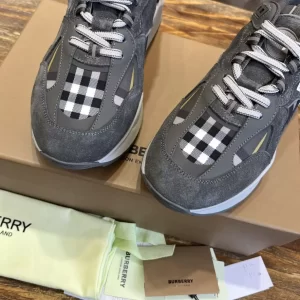 BURBERRY LEATHER AND SUEDE SNEAKERS - BBR132