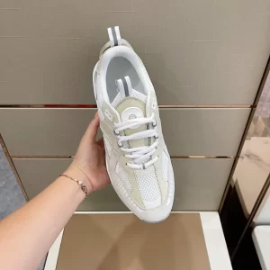 BURBERRY LOW-TOP SNEAKERS - BBR118