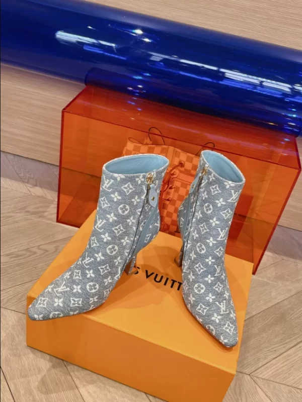 LOUIS VUITTON BOOT - WLS010