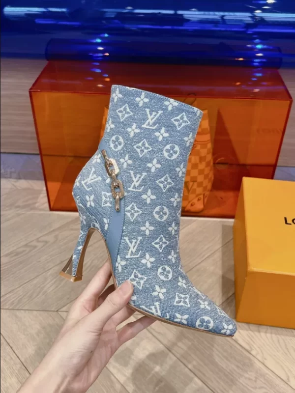 LOUIS VUITTON BOOT - WLS010