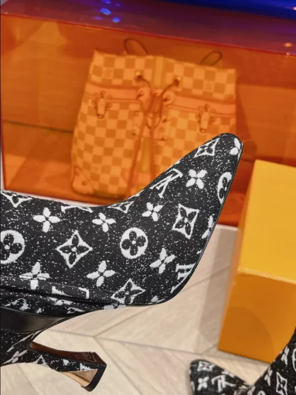 LOUIS VUITTON BOOT - WLS013