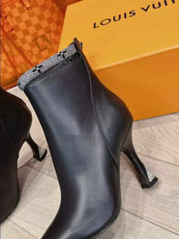 LOUIS VUITTON BOOT - WLS014