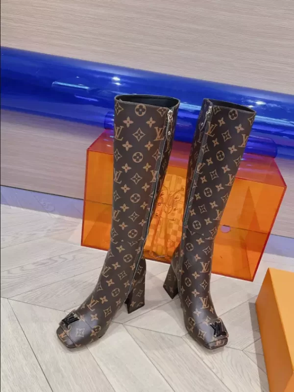 LOUIS VUITTON BOOT - WLS023