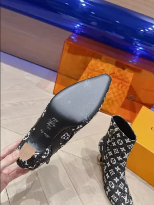 LOUIS VUITTON SPARKLE ANKLE BOOT - WLS003