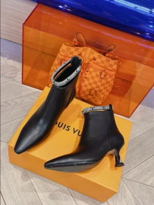 LOUIS VUITTON SPARKLE ANKLE BOOT - WLS006