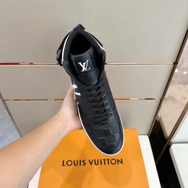 LV RIVOLI HIGH-TOP SNEAKER – LSVT319