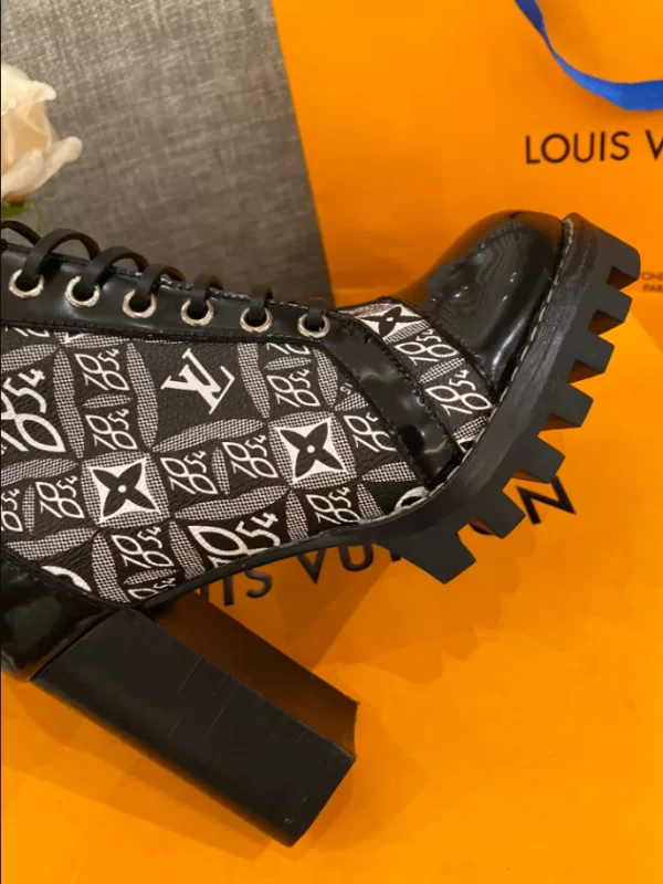 LV STAR TRAIL ANKLE BOOT