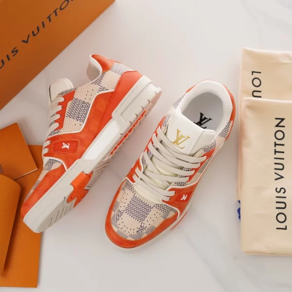 LV TRAINER SNEAKER – LSVT297