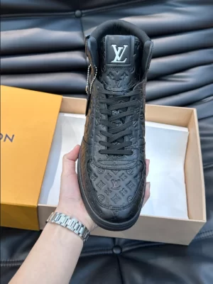 LOUIS VUITTON RIVOLI SNEAKER BOOT IN BLACK – LSVT327