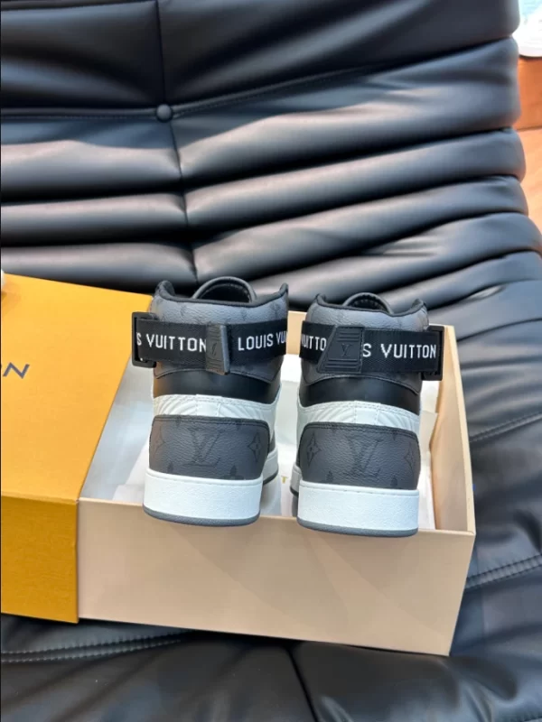 LOUIS VUITTON RIVOLI SNEAKER BOOT – LSVT331