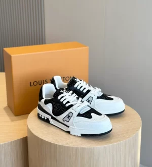 LOUIS VUITTON SNEAKER – LSVT325