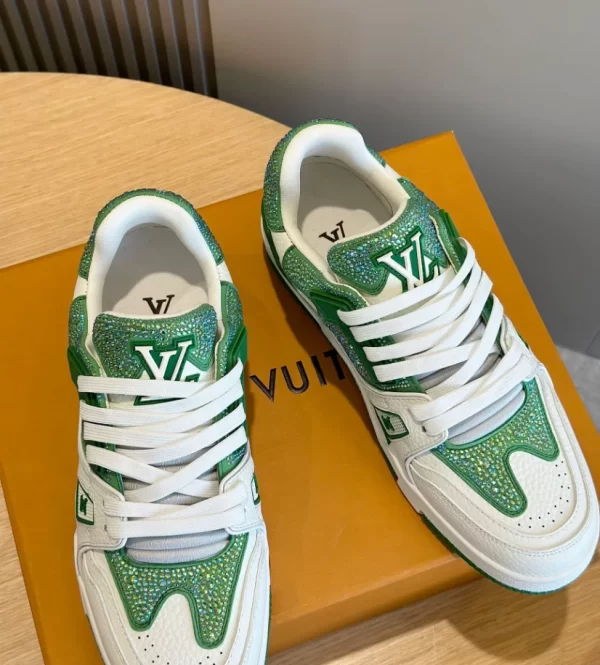 LOUIS VUITTON SNEAKER – LSVT326