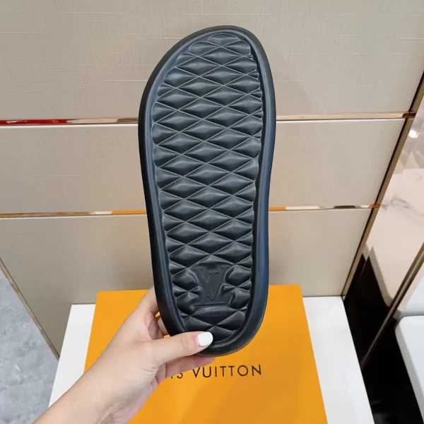 LOUIS VUITTON WATERFRONT MULE