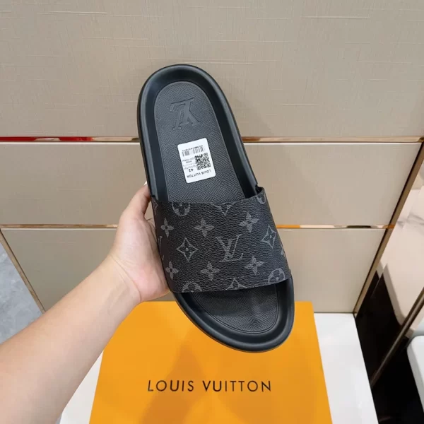 LOUIS VUITTON WATERFRONT MULE