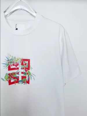 Givenchy T-shirt - GVS43