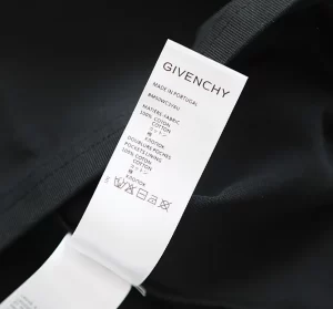 Givenchy T-shirt - GVS76